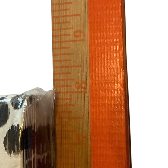 Rachel Zoe 32-Pack Disposable Guest Napkins Black & White Animal Print 8" X 4.5" - Picture 5 of 6